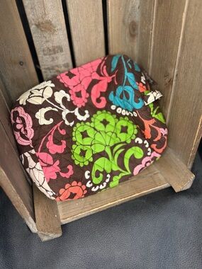 EUC Vera Bradley Quilted Floral Cosmetic Pouch in Lola (Ret) Pattern